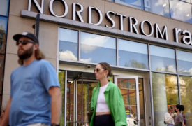 随着购物者寻求节省 Nordstrom 希望 Rack 商店能够推动其复兴